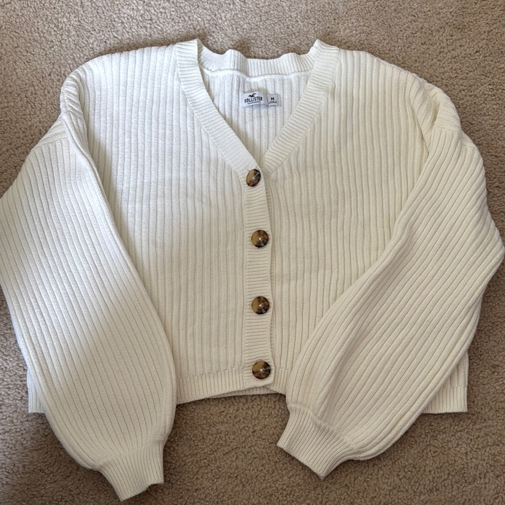 Hollister size medium Women's Cream Cardigan Sweater